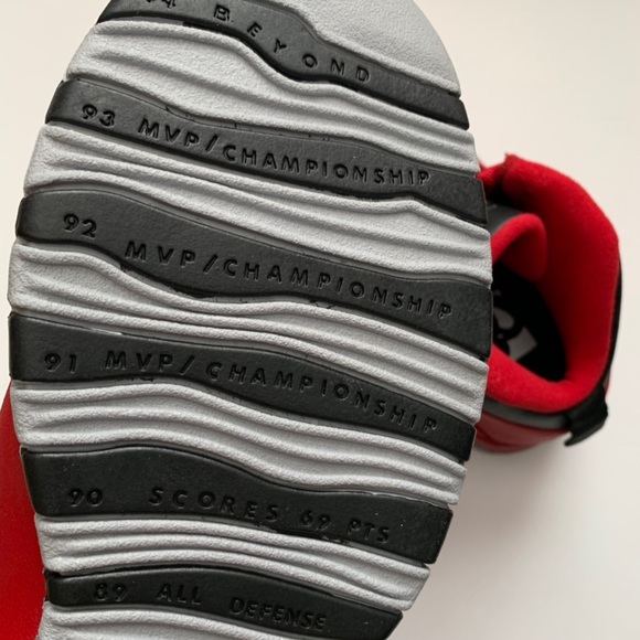 Air Jordan 10 Retro Bulls Over Broadway - Picture 6 of 7